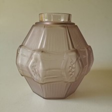 Vase Art Déco En verre Dépoli Mauve / France
