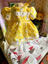 robe neuve  jaune superbe pour poupee mode et travaux marie francoise