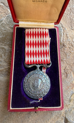 361l medaille monaco devoir - monaco,