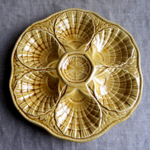 Assiette huîtres en - À,