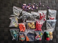 Lot de différentes perles pour collier et bracelets  bijoux fantasy