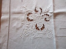 Drap N°405 ancien en fil de lin beau retour avec des fleurs  230 X 290 Cm