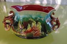 ancienne jardinière en barbotine à anses décor polychrome