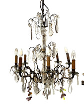 Lustre de style Louis XV a pendeloques et fruits en verre coloré XX siècle