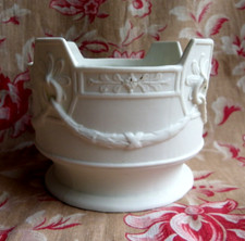 ANCIEN POT, JARDINIÈRE, CACHE-POT EN BISCUIT DE PORCELAINE