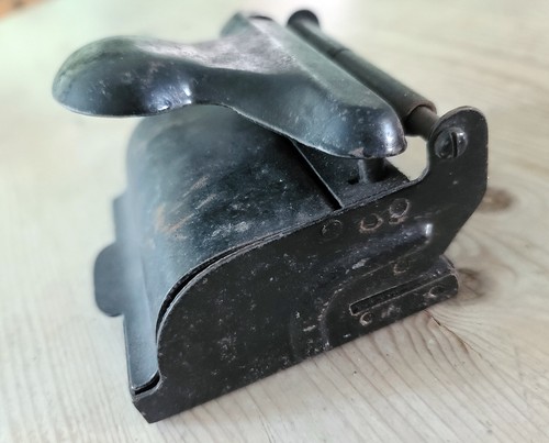 Ancienne perforatrice - ancienne,