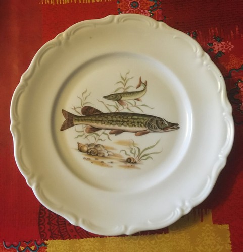 Assiette porcelaine signée - assiette,