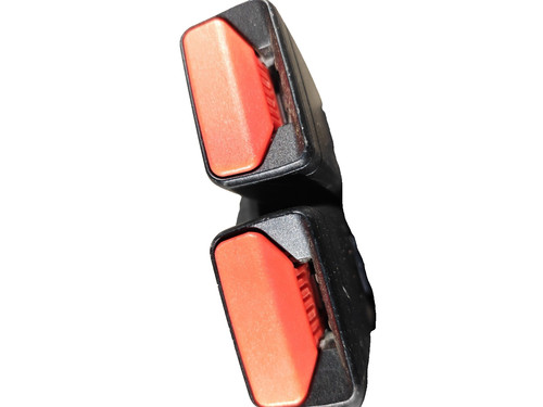 Attache ceinture arriere droit - attache,