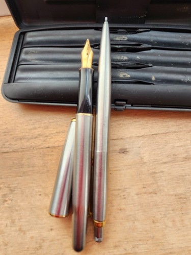 Parker pen set - ., gilded