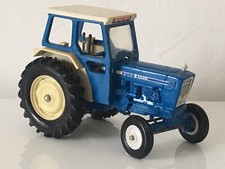 BRITAINS Tracteur Ford 6600  cabine année 80/85  1/32