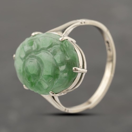 Bague habillée ovale ancienne