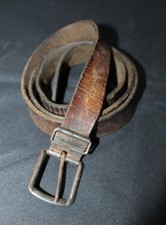 Militaria Ceinture Cuir 12 trous 11Ocm total - boucle 6cm 