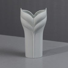 Uta Feyl & Rosenthal vase vintage "Calla" biscuit porcelaine design Op Art 1980s
