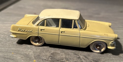 Dinky toys ancien opel rekord - toys,