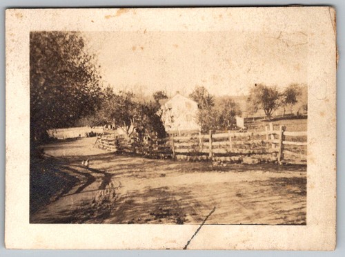 Vtg snapshot rural - b&w,