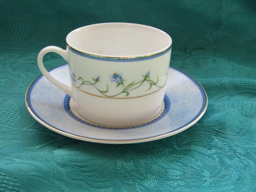 Tasse thé porcelaine - tasse, a