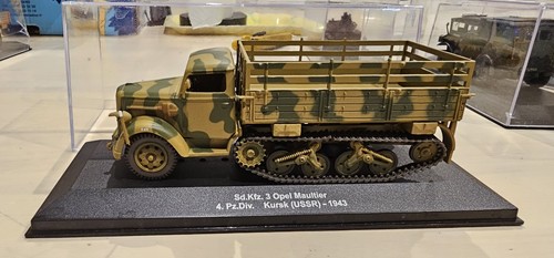 Altaya militaire opel - 1/43,
