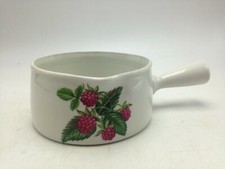 petite casserole en porcelaine de Paris decor "les fruits sauvages"