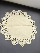 Napperon rond ancien en lin blanc – bordure ajourée dentelle florale vintage