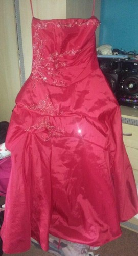 Belle robe bal rouge - robe,