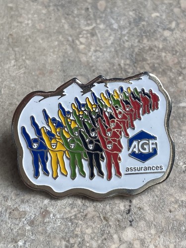 Pin agf assurances - pin’s,