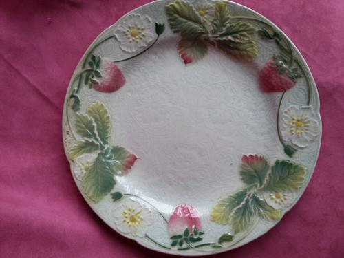 Jolie ancienne assiette - , en