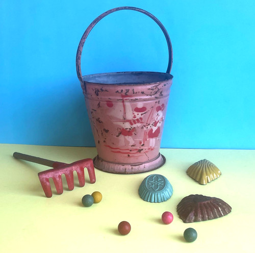 Jouets anciens plage seau - de,