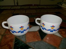 2 tasses  à Déjeuner   Café