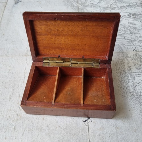 Boîte timbres bois - a, en