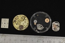 Lot pièces détachées  d'occasion d'horlogerie de marque OMEGA