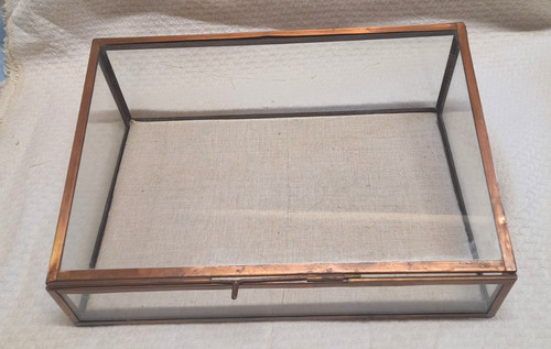 Ancienne grande boite vitrine - boite,