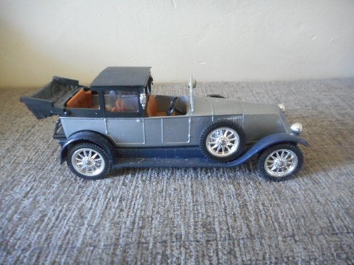 Voiture miniature - 44/,