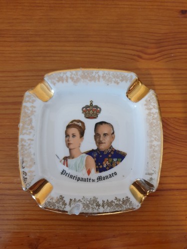Cendrier principauté - cendrier, de