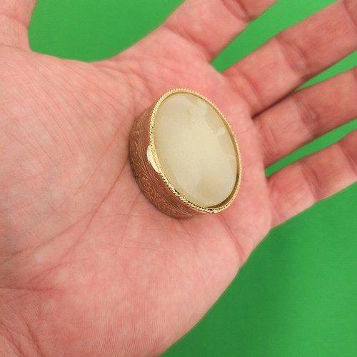Ancienne petite boite - , à