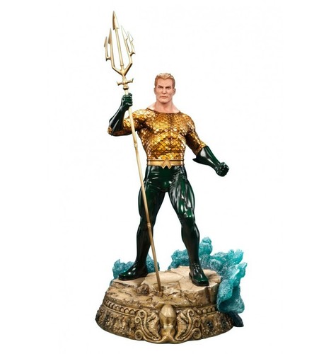Sideshow comics statue - comics,