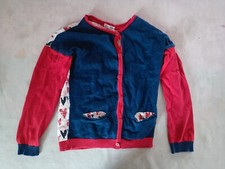 Haut veste bleu et rouge