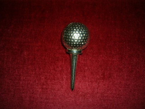 Balle golf sur tee - de,