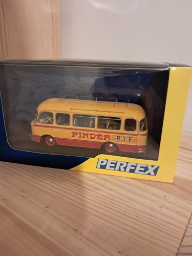 Cirque pinder bus renault - pinder,