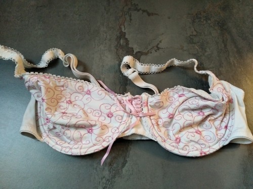 Soutien gorge rose - , broderies