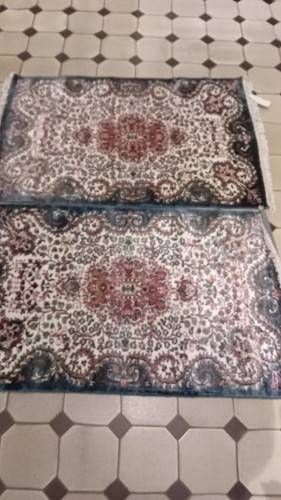 Beaux tapis neufs faits - beaux, main