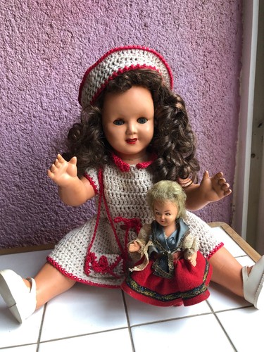 Deux poupées gégé - gégé, en