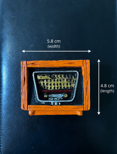 Miniature classic radio - ,