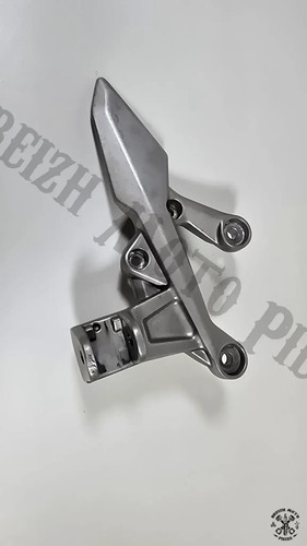 Platine repose pied droit - platine,