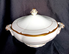 Petite soupière légumier en