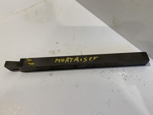 Outil mortaiser largeur - à,