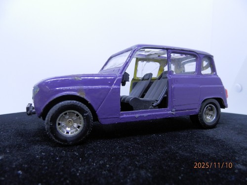 Renault burago 24 couleur - renault, 1/24