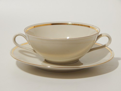 Tasse bouillon vintage - À,