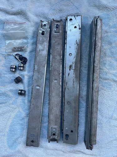 Bmw e10 2002 - seat, rail