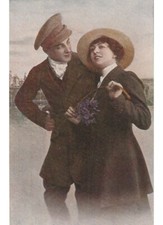 Non - Neuve Ancienne Carte Postale Couple Amoureux Mode D'Époque Cravache Cheval