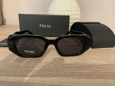 Lunettes de soleil Prada